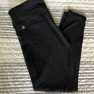 Fabletics Salar Solid PowerForm Capri Black - M